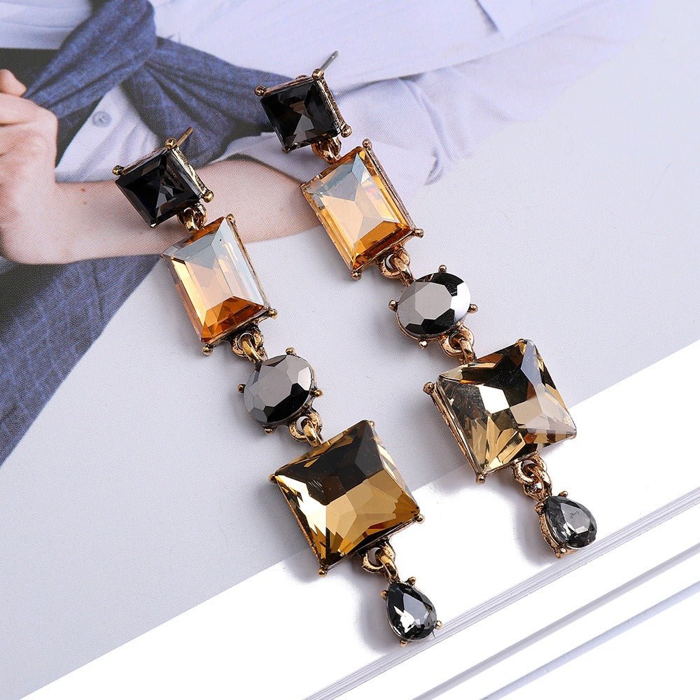 Elegant and versatile earrings and jewelry - Salim Fashion