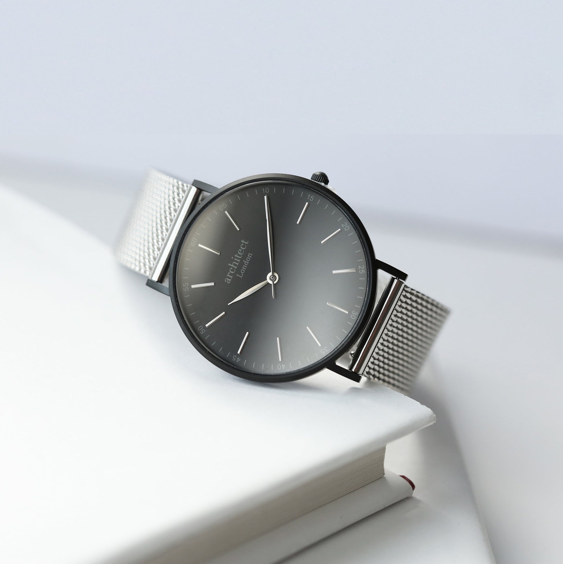 Handwriting Engraving - Men's Minimalist Watch + Steel Silver Mesh - Salim Fashion