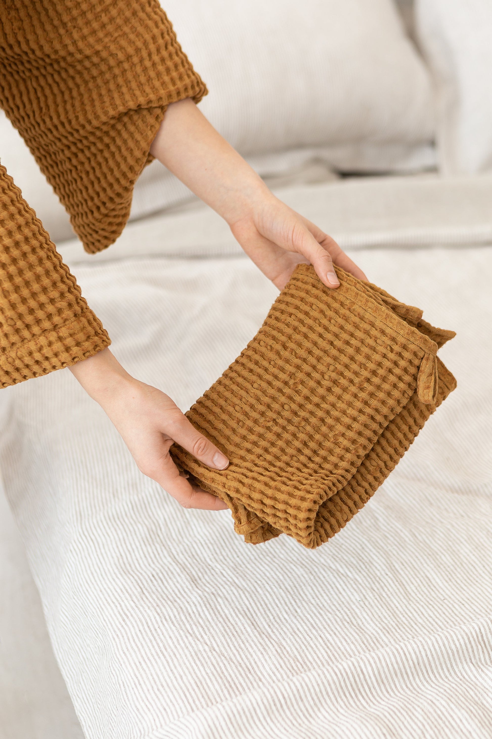 Set of linen waffle robes with towels - Salim Fashion